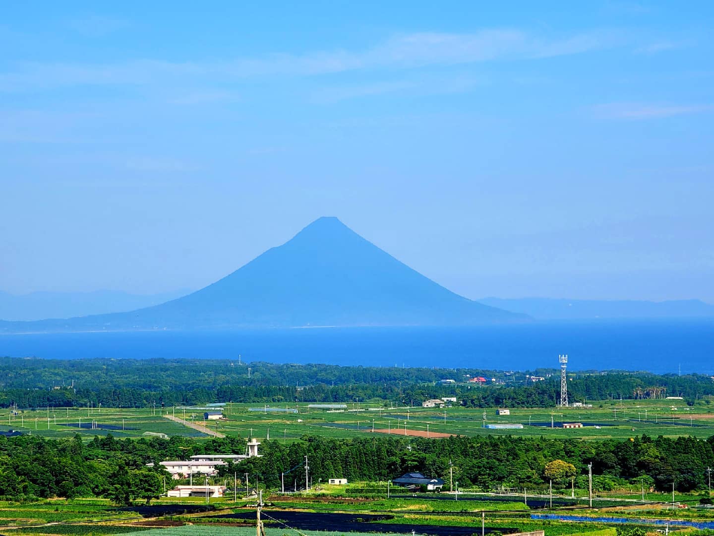 海に浮かぶ薩摩富士